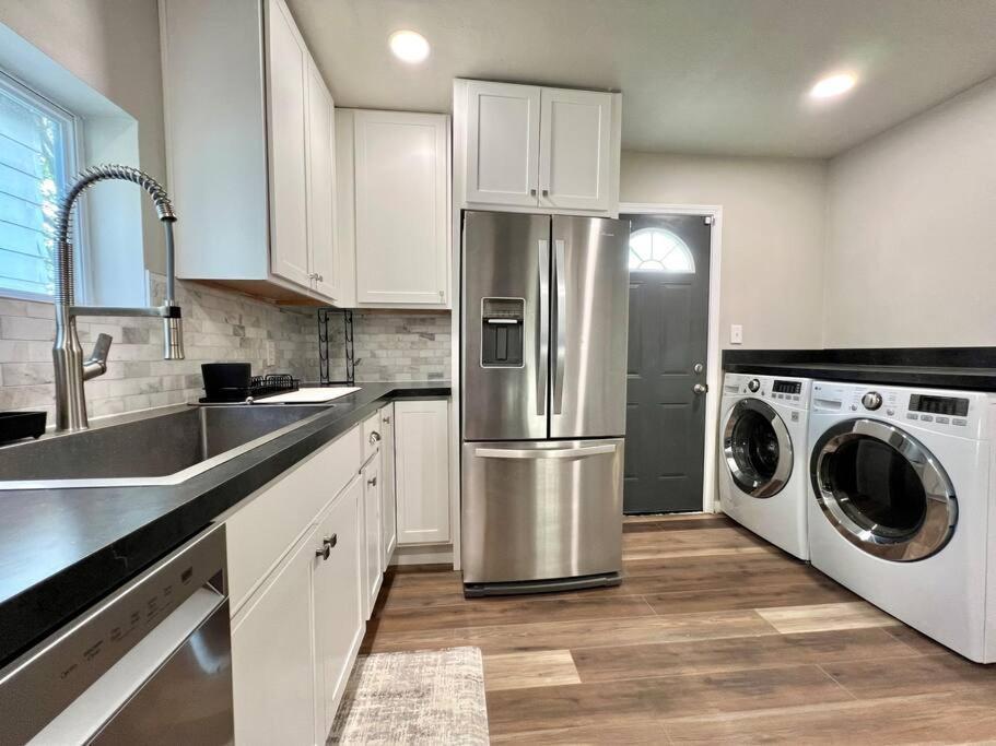 Modern Style Home Near Dt Indy & Major Attractions Indianapolis Luaran gambar