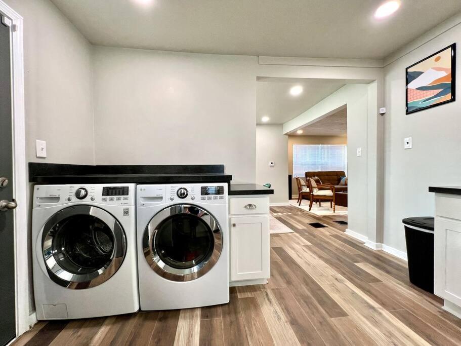 Modern Style Home Near Dt Indy & Major Attractions Indianapolis Luaran gambar